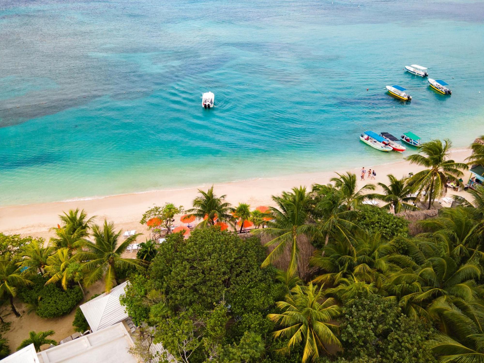 Paradise Beach Hotel & Resort ويست باي المظهر الخارجي الصورة